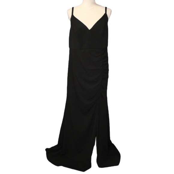 Emerald Sundae Trendy Plus Size Side Shirred Ruched Black Spaghetti Strap Gown - Picture 4 of 12